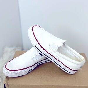 CONVERSE Chuck Taylor All Star Slip-On Shoes 
Woman’s Size 7